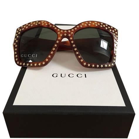 lunette de soleil carré femme gucci|Lunettes de soleil carrées en or et multicolore .